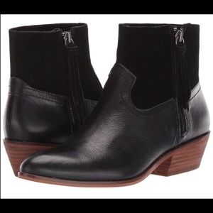 FRYE bootie - brand new in box - Rubie zip 💕